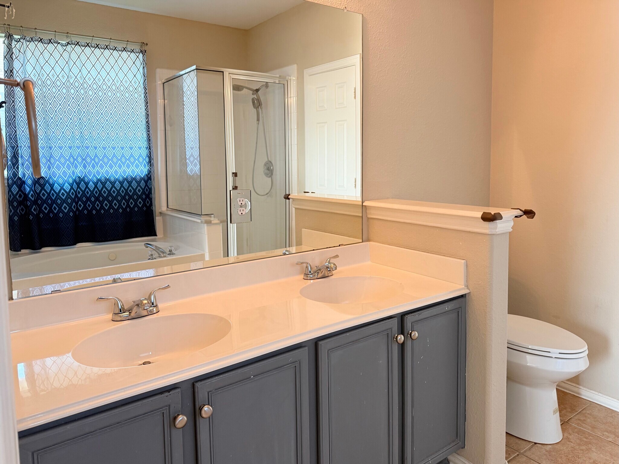 Building Photo - 4515 Sawgrass Dr
