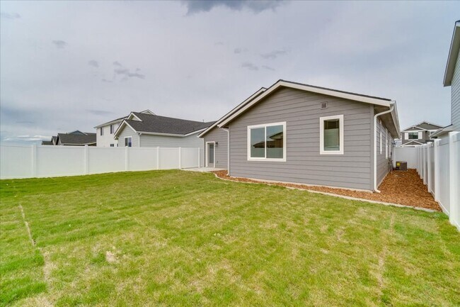Building Photo - Charming 3 Bed and 2 Bath Home