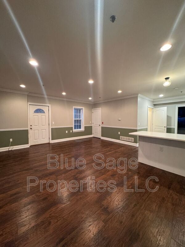 Building Photo - 432 E Baltimore Ave