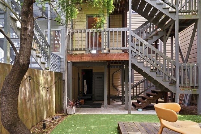 Building Photo - Lovely 2 Bed, 1 Bath Haight Ashbury Flat