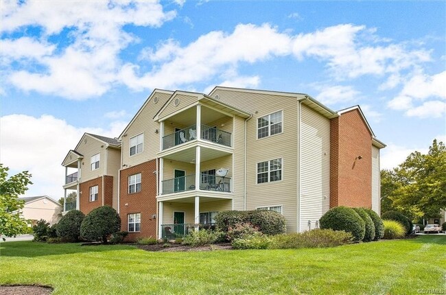 Building Photo - 701 Masters Row