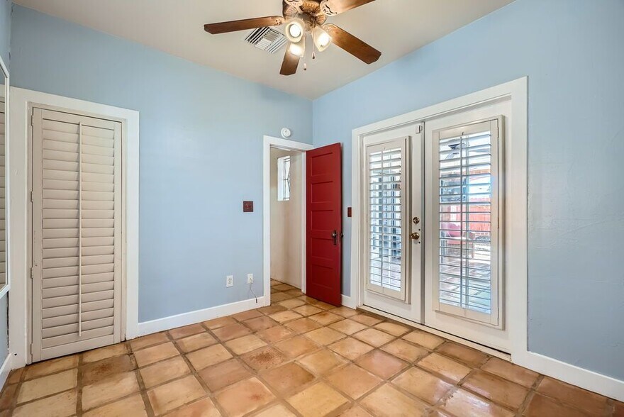 Building Photo - 536 Avenue L