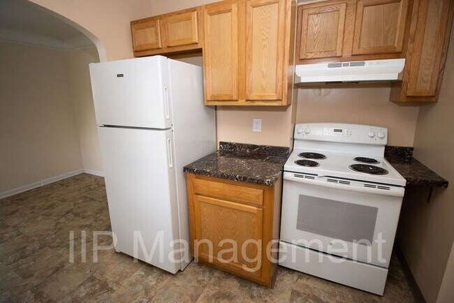 Building Photo - Beautiful 3 Bedroom house in South Euclid!