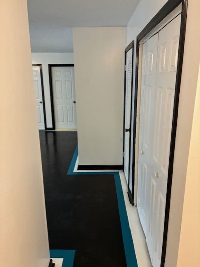 Building Photo - 511 S Arizona St