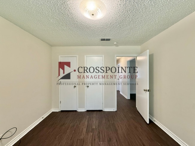 Building Photo - 4819 Gretna Green Ln