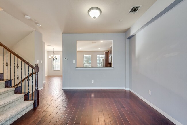 Building Photo - Charming Townhome in Addison