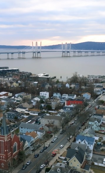 Building Photo - 16 Rivers Edge Dr