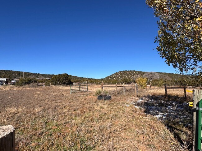 Building Photo - 3 Bedroom, 2 Bathroom Home in Tijeras, NM