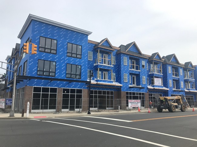 Primary Photo - Fifth Avenue Flats