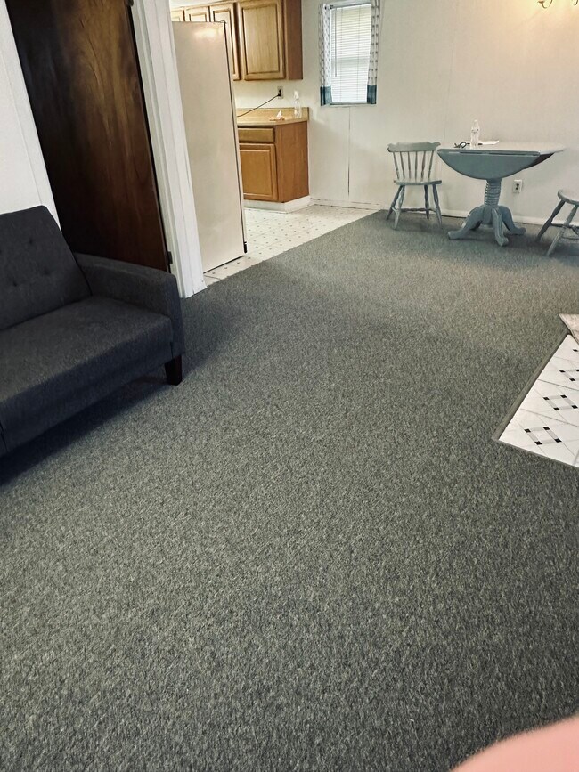 Building Photo - 108 E Woodbury St