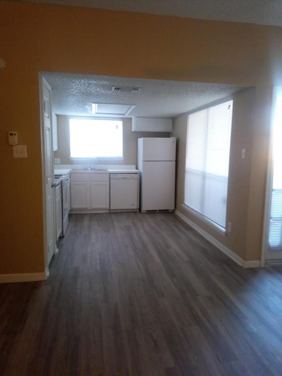 Building Photo - 3762 Tanglewilde St