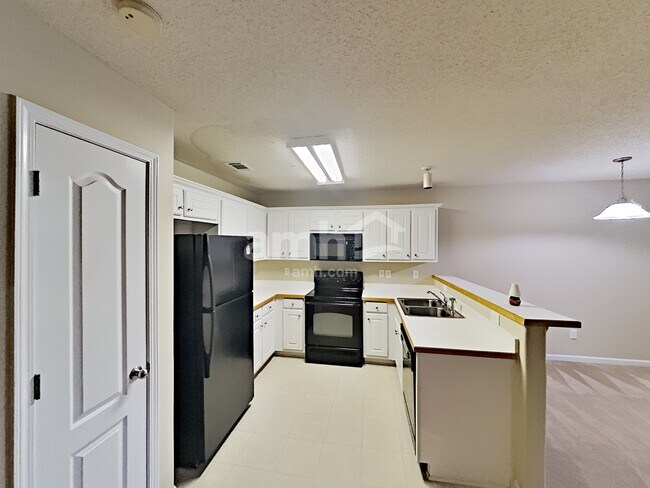 Building Photo - 1428 Box Circle