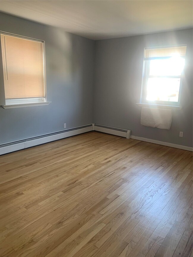 Building Photo - 2539 Lurting Ave