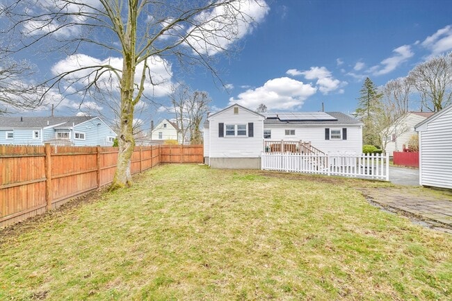 Building Photo - 15 Union Ave