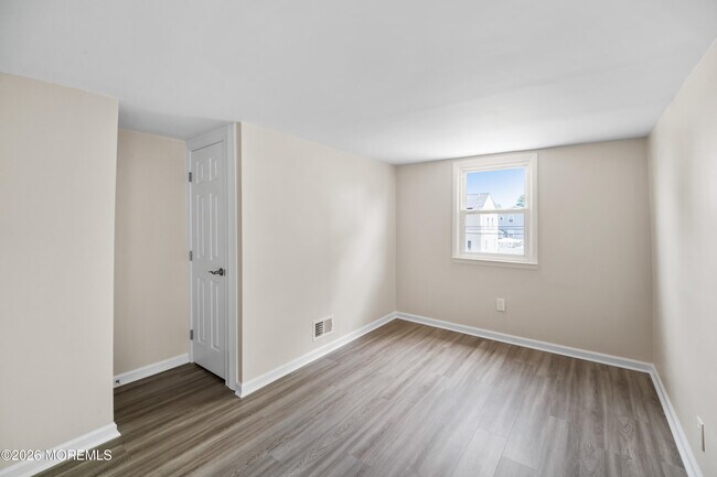 Building Photo - 813 Union St