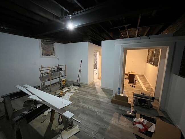 Building Photo - 2415 W Arthington St
