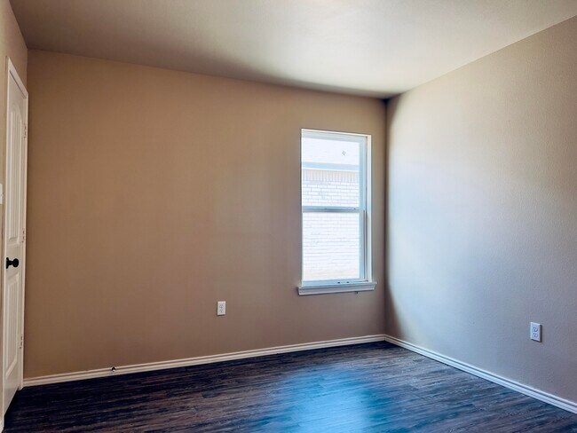 Building Photo - 2419 N Ave N