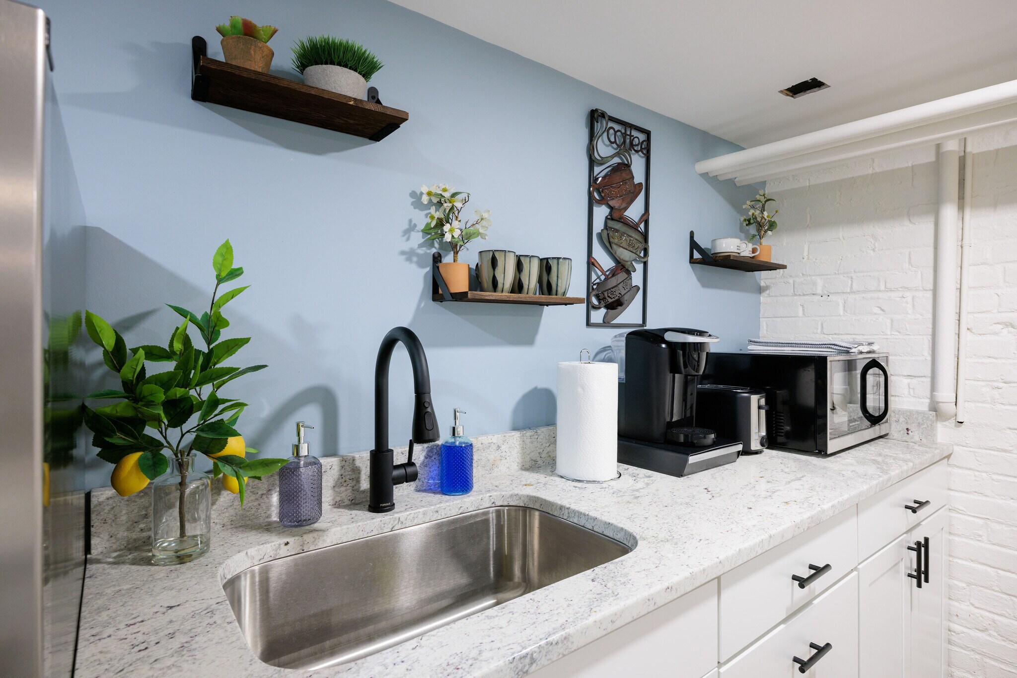 Building Photo - 7218 Monument Ave