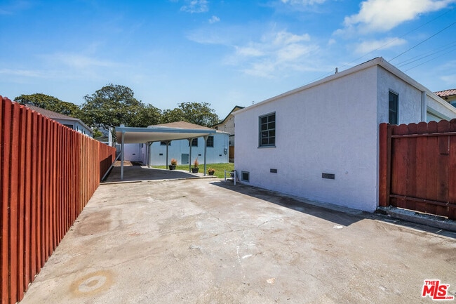 Building Photo - 311 Whiting St