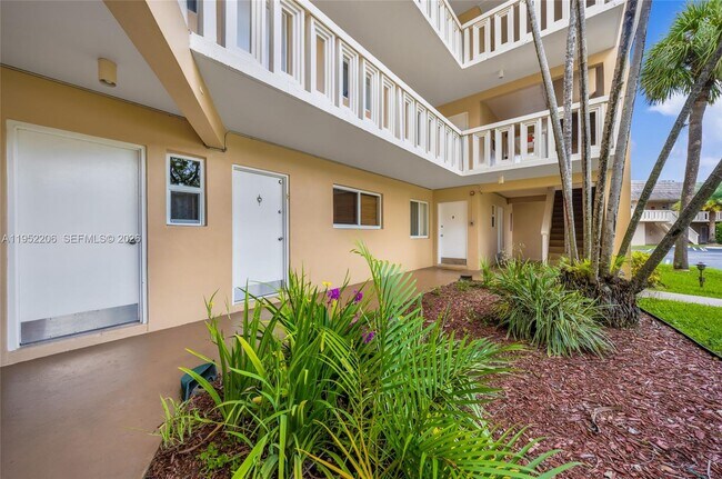 Building Photo - 7480 Miami Lakes Dr