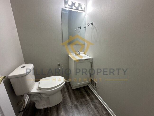 Building Photo - Spacious Warren Township, 3 Bedroom/1.5 Ba...