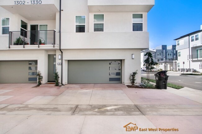 Building Photo - 1302 W Cara Dr