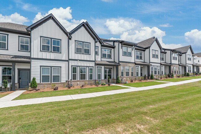 Building Photo - 5807 Clear Creek Ln