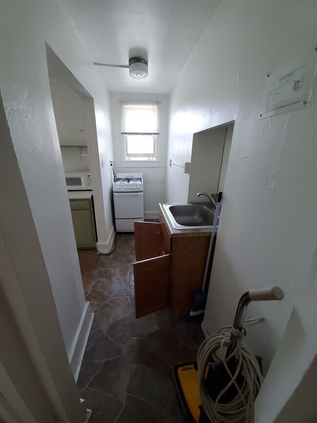 Building Photo - 2512 Walnut St