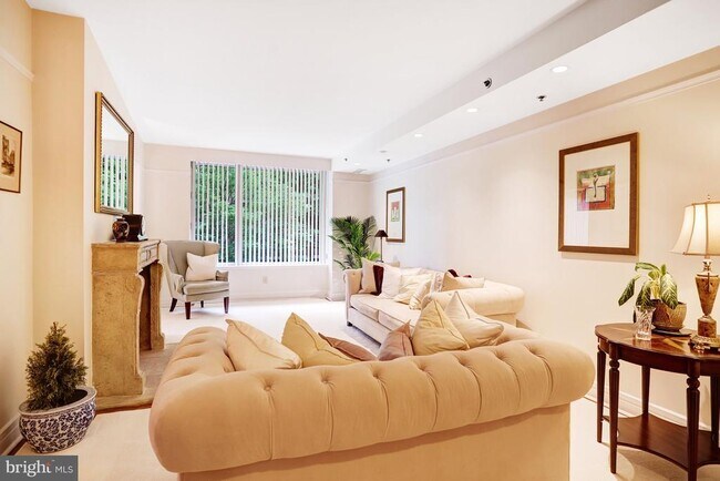 Building Photo - 1155 23rd St NW