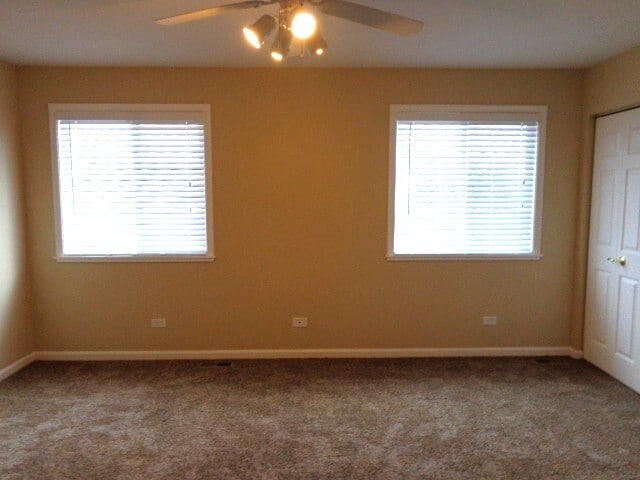 Building Photo - 2201 Oak Leaf Ln