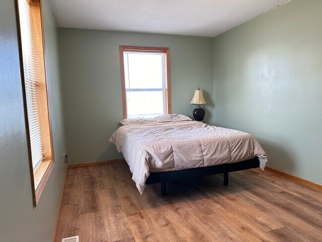 Building Photo - 2549 4th St NE