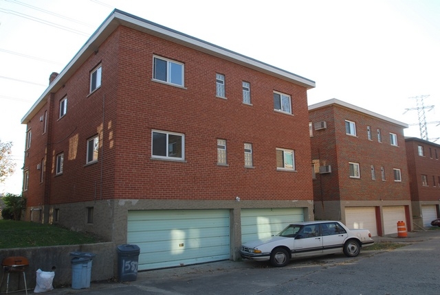 Building Photo - Crest Hill Quad Apartments