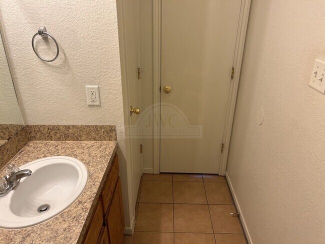 Building Photo - 304 Primrose