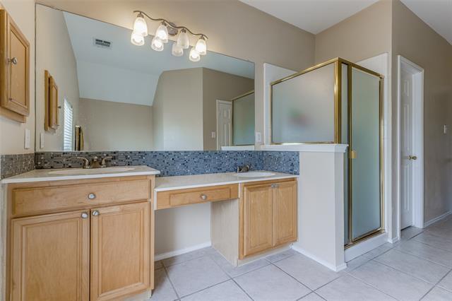 Building Photo - 3926 Rolling Oaks Dr