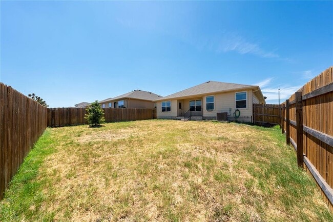 Building Photo - 414 Pentire Way