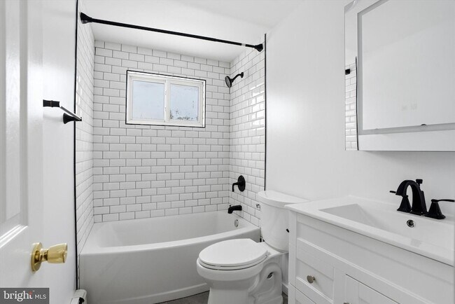 Building Photo - 29 Rolling Ln