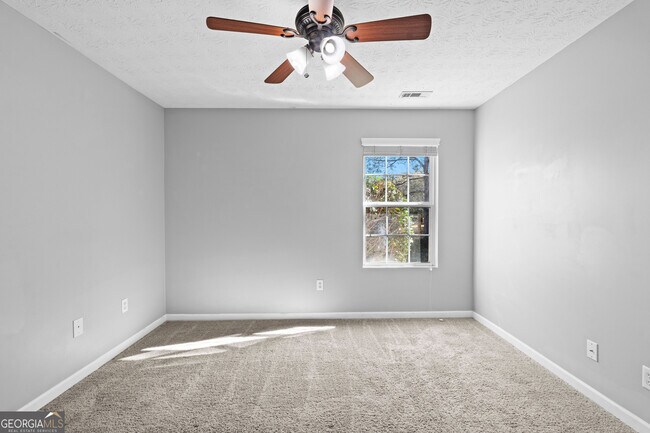 Building Photo - 47 Matthews St