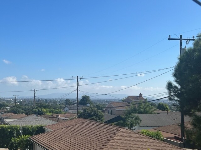 Building Photo - 5913 S Fairfax Ave