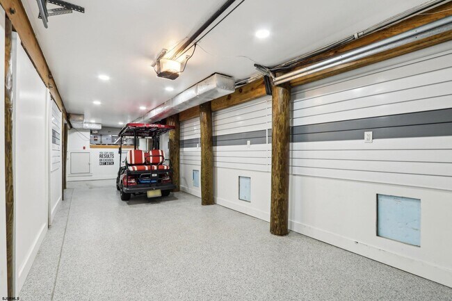 Building Photo - 911 Bay Ave