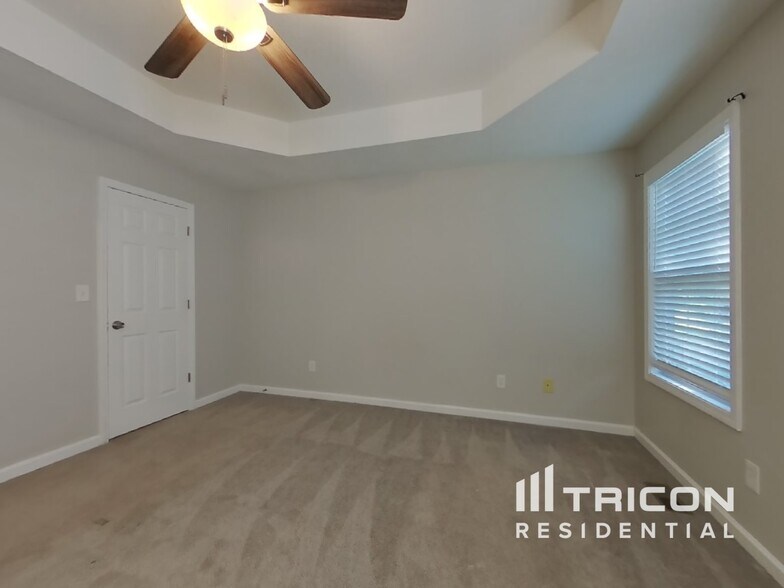 Building Photo - 65 Thorn Thicket Ct