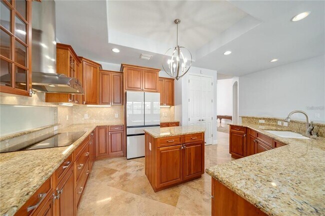Building Photo - 2333 Pinehurst Ct