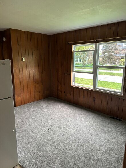 Building Photo - 4207 Iroquois Ave