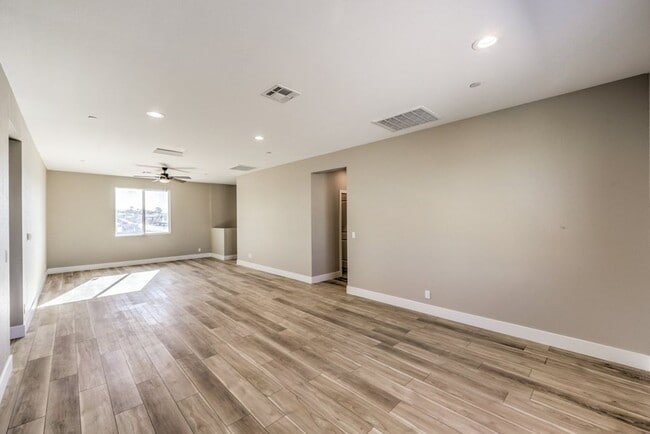 Building Photo - RARE HORSE PROPERTY FOR RENT – NEAR BLM LAND | HENDERSON, NV