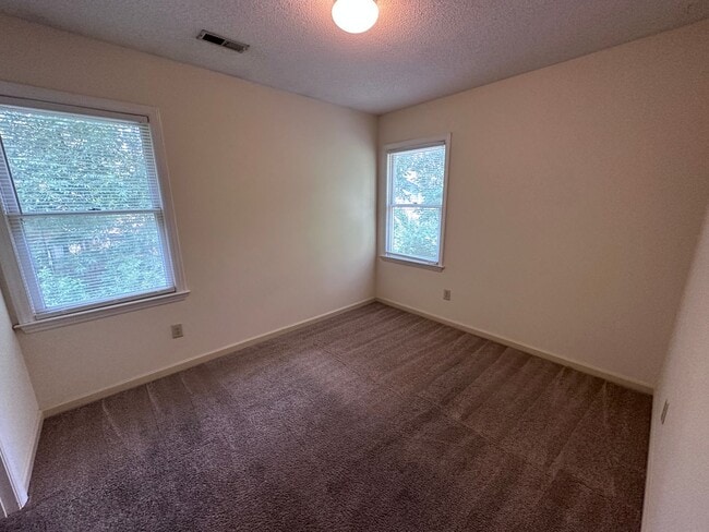 Building Photo - 928 Bonham Ave