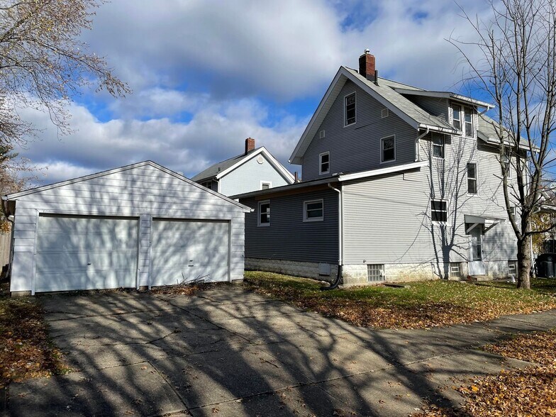 Building Photo - 1172 Tulip St