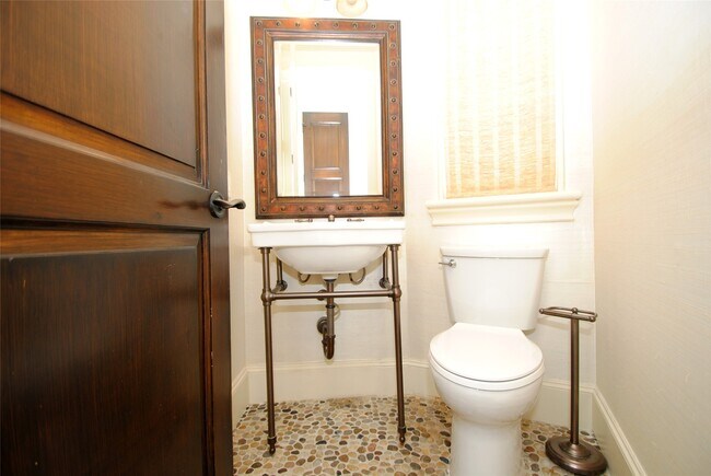 Building Photo - 302 Calle Sevilla Pl