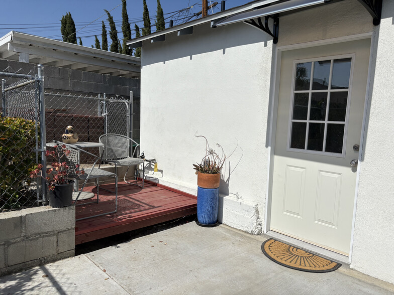 View of front of rental - 5614 Riverton Ave