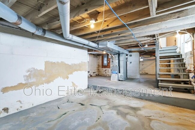 Building Photo - 826 S 18th St