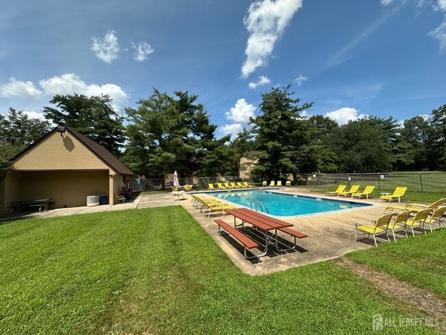 Building Photo - 3123 Sayre Dr