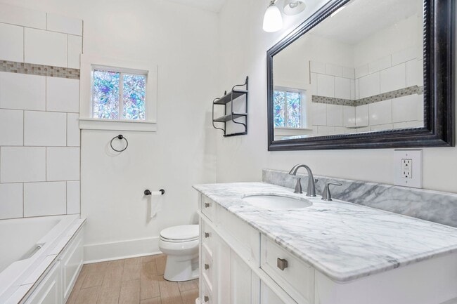 Building Photo - 900 S Division St